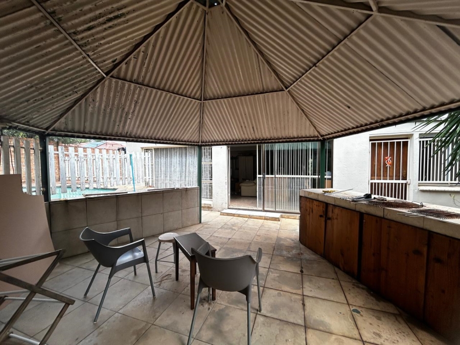 To Let 4 Bedroom Property for Rent in Waverley Gauteng