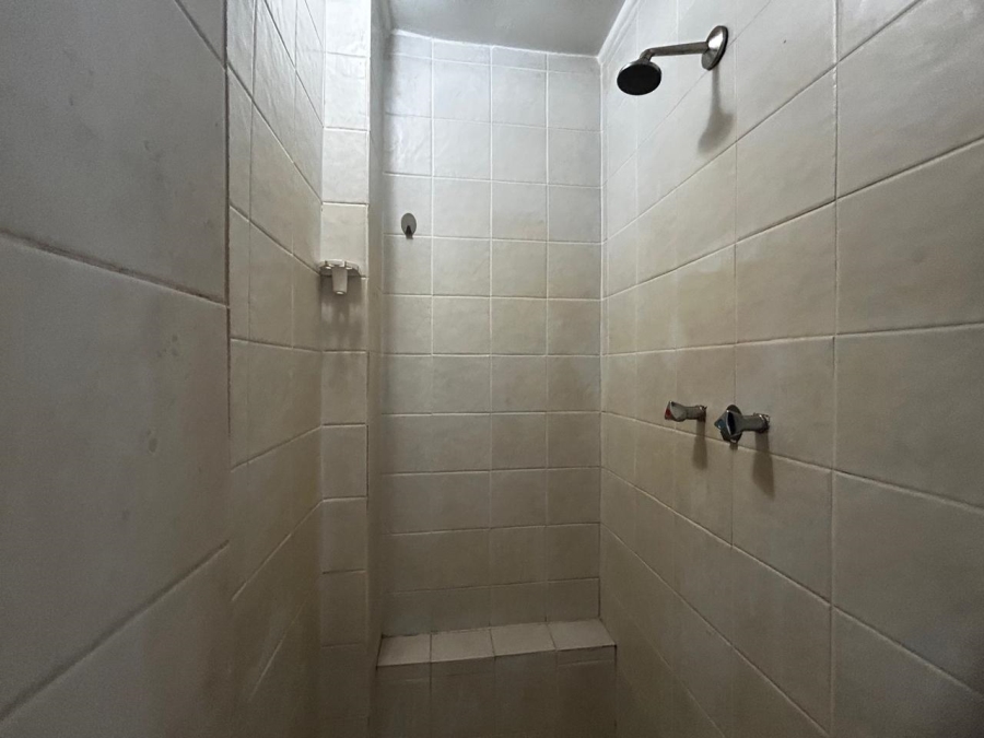 To Let 4 Bedroom Property for Rent in Waverley Gauteng