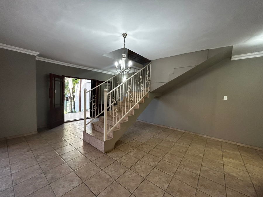 4 Bedroom Property for Sale in Waverley Gauteng