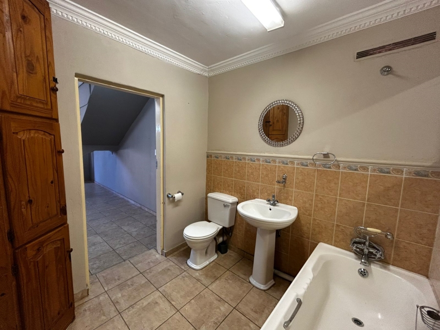 4 Bedroom Property for Sale in Waverley Gauteng