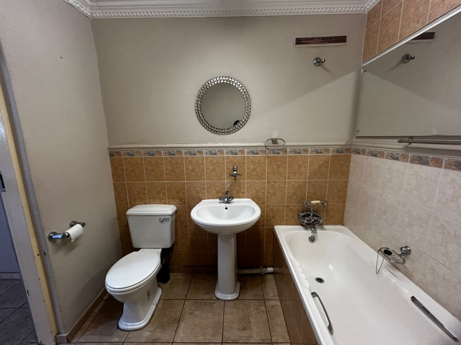4 Bedroom Property for Sale in Waverley Gauteng