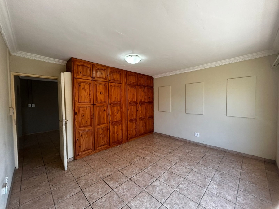 4 Bedroom Property for Sale in Waverley Gauteng