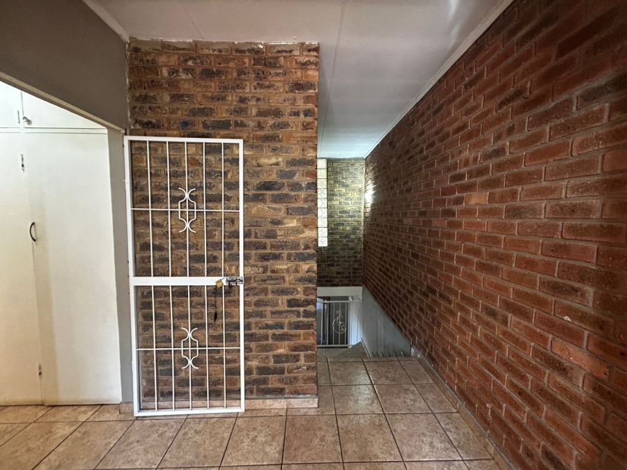 4 Bedroom Property for Sale in Waverley Gauteng