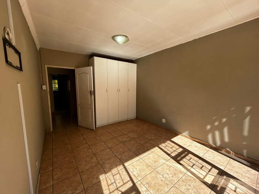 4 Bedroom Property for Sale in Waverley Gauteng