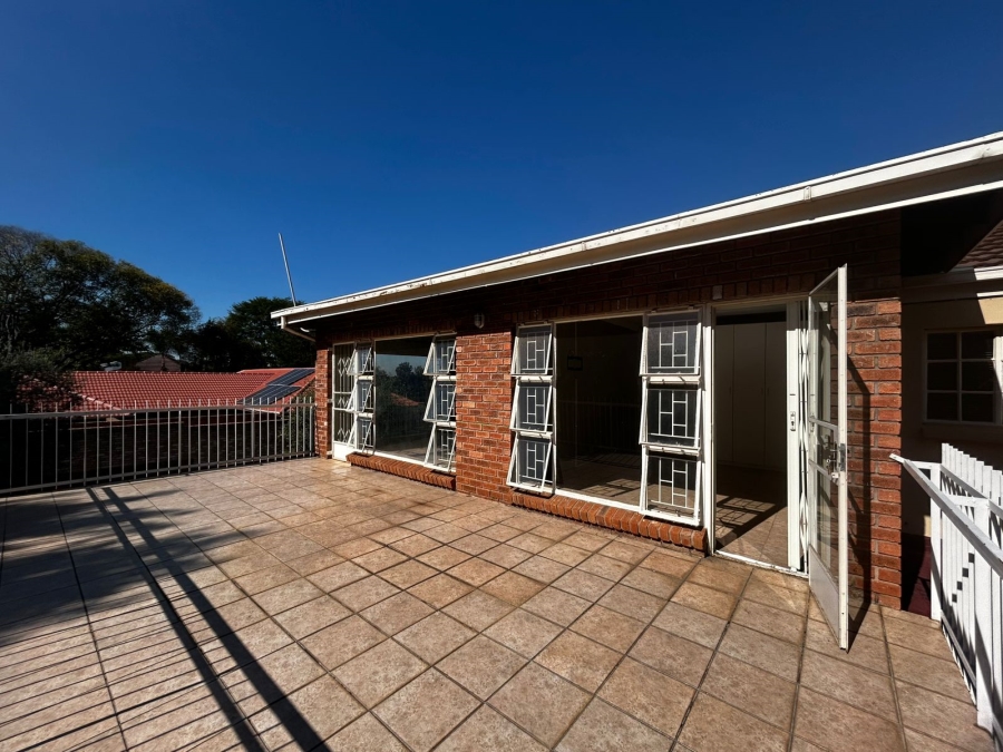 4 Bedroom Property for Sale in Waverley Gauteng