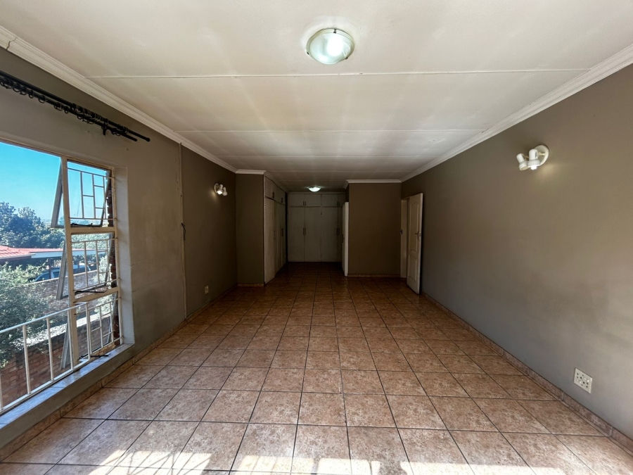 4 Bedroom Property for Sale in Waverley Gauteng