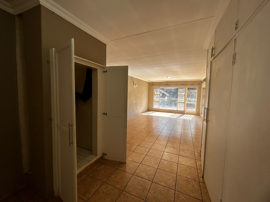 4 Bedroom Property for Sale in Waverley Gauteng