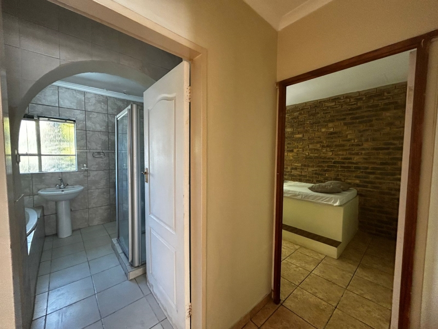 4 Bedroom Property for Sale in Waverley Gauteng