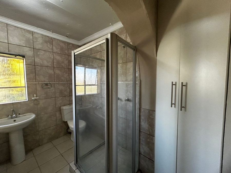 4 Bedroom Property for Sale in Waverley Gauteng
