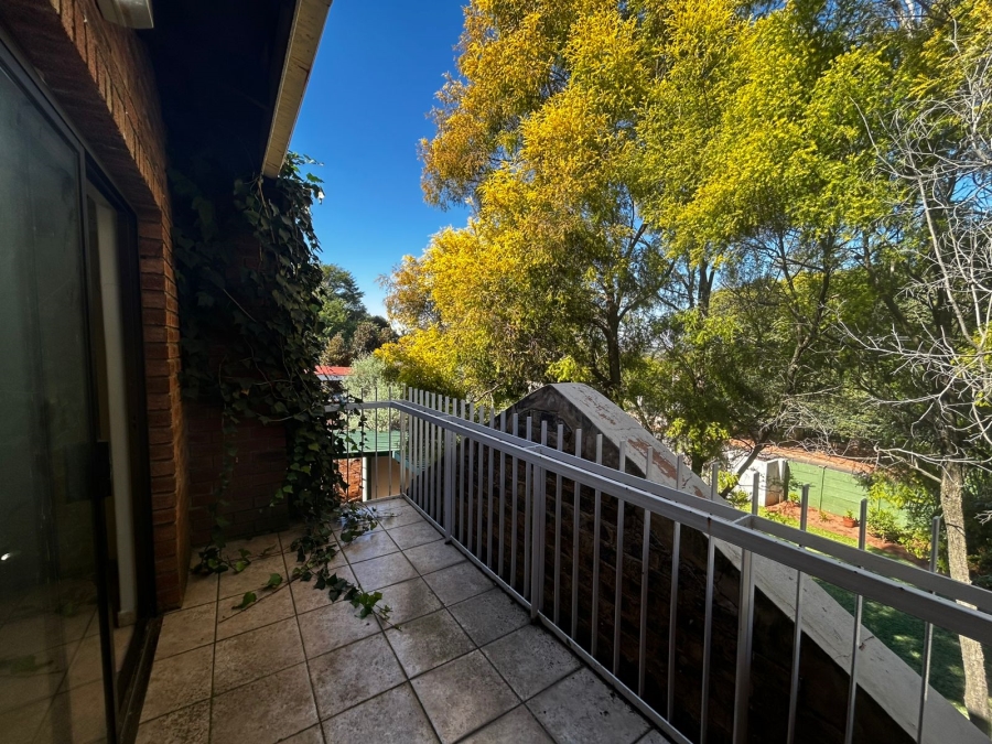 4 Bedroom Property for Sale in Waverley Gauteng