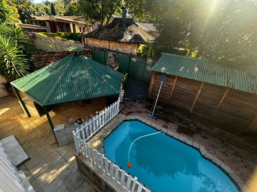 4 Bedroom Property for Sale in Waverley Gauteng