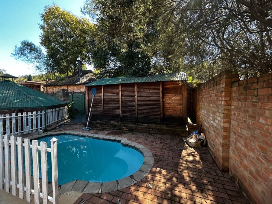 4 Bedroom Property for Sale in Waverley Gauteng
