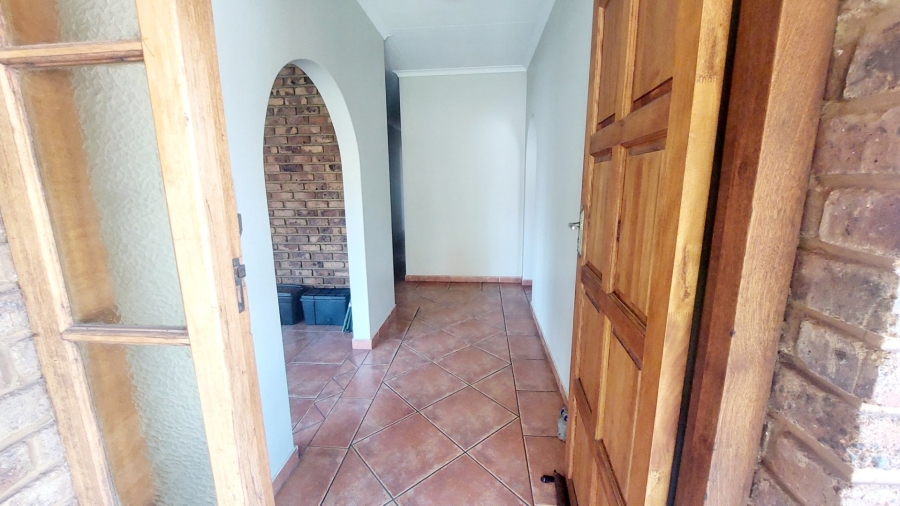 4 Bedroom Property for Sale in Helikonpark Gauteng
