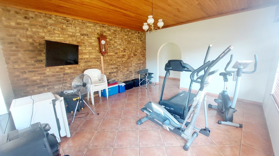 4 Bedroom Property for Sale in Helikonpark Gauteng