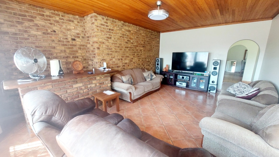 4 Bedroom Property for Sale in Helikonpark Gauteng