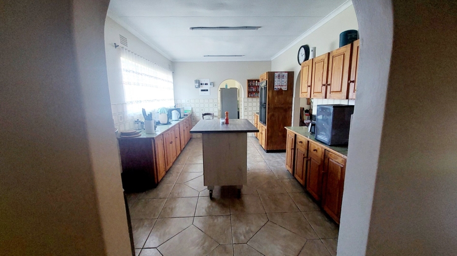 4 Bedroom Property for Sale in Helikonpark Gauteng