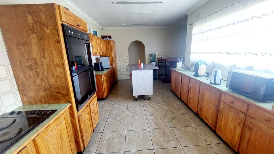 4 Bedroom Property for Sale in Helikonpark Gauteng