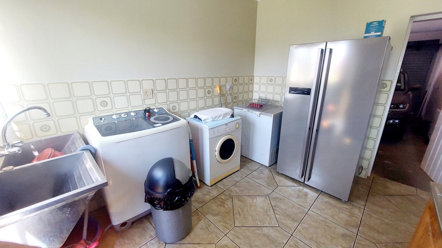 4 Bedroom Property for Sale in Helikonpark Gauteng