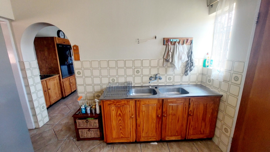 4 Bedroom Property for Sale in Helikonpark Gauteng