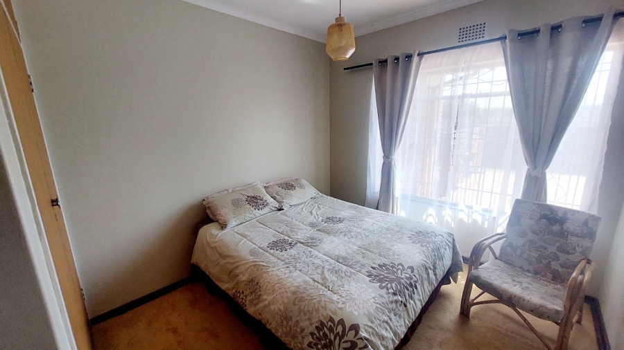 4 Bedroom Property for Sale in Helikonpark Gauteng