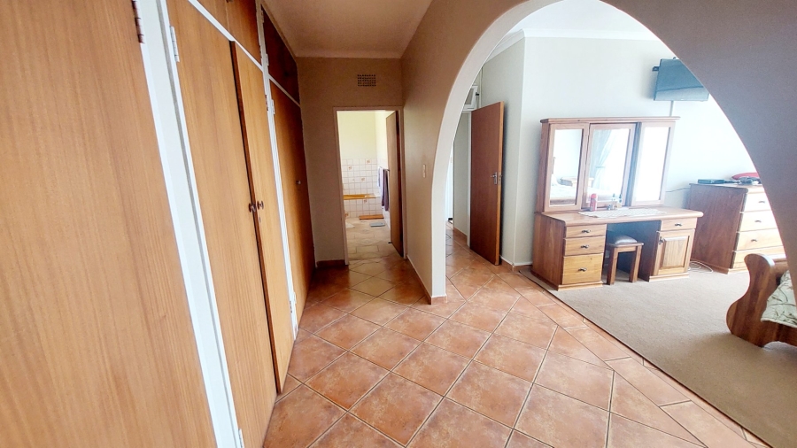 4 Bedroom Property for Sale in Helikonpark Gauteng