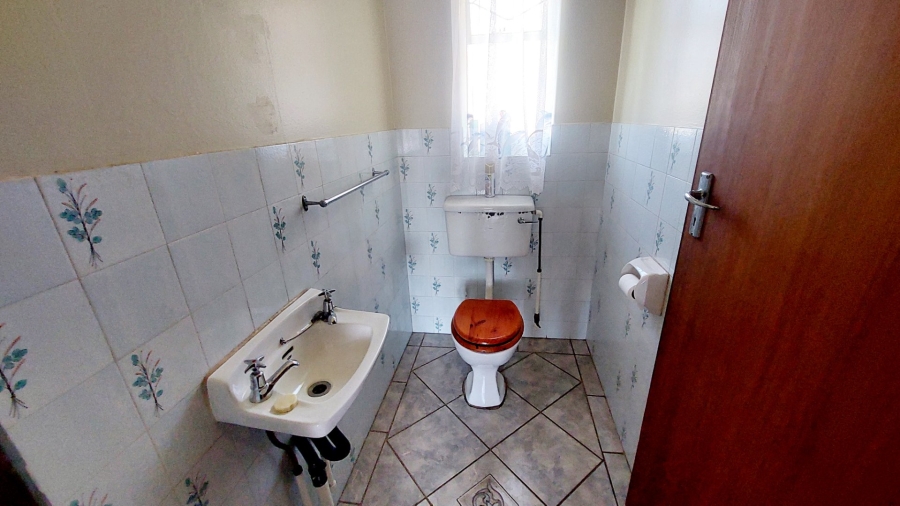 4 Bedroom Property for Sale in Helikonpark Gauteng