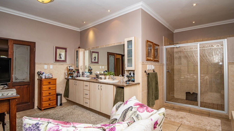 4 Bedroom Property for Sale in Cornwall Hill Gauteng