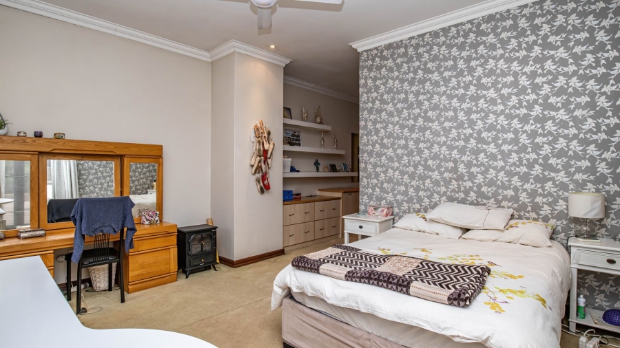 4 Bedroom Property for Sale in Cornwall Hill Gauteng