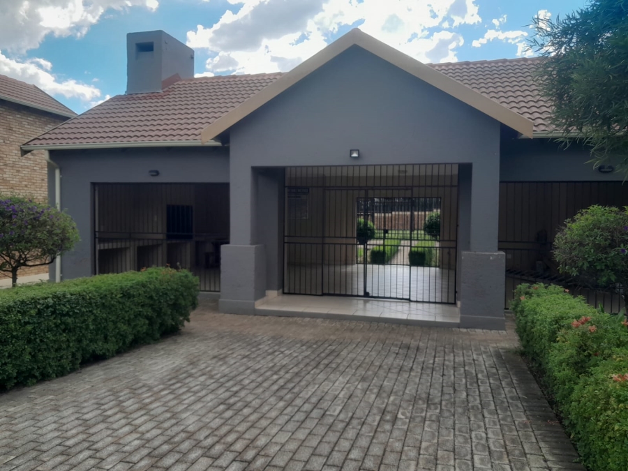 2 Bedroom Property for Sale in Honeydew Gauteng