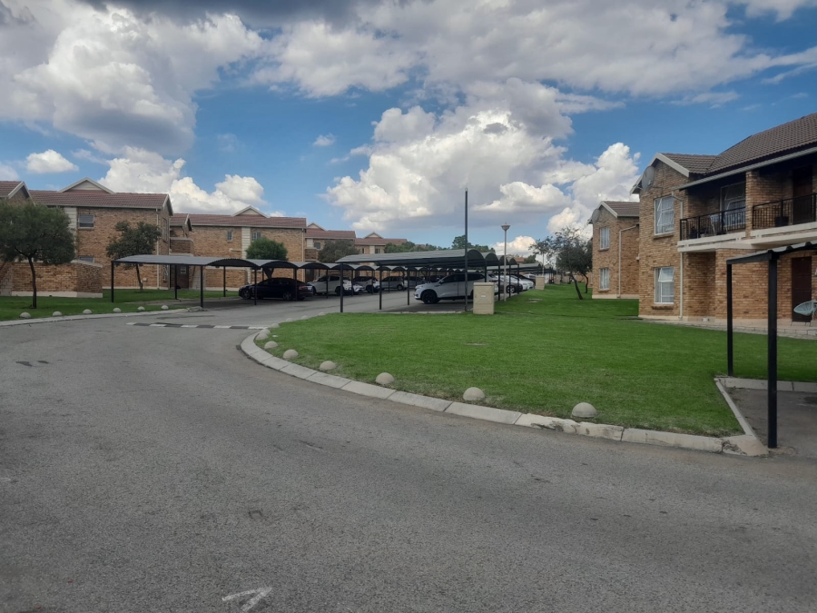 2 Bedroom Property for Sale in Honeydew Gauteng
