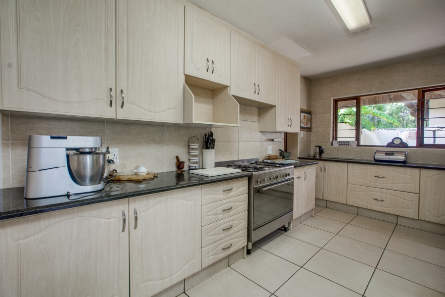 5 Bedroom Property for Sale in Bryanston Gauteng