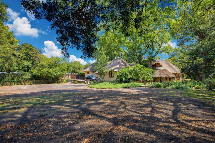 5 Bedroom Property for Sale in Bryanston Gauteng