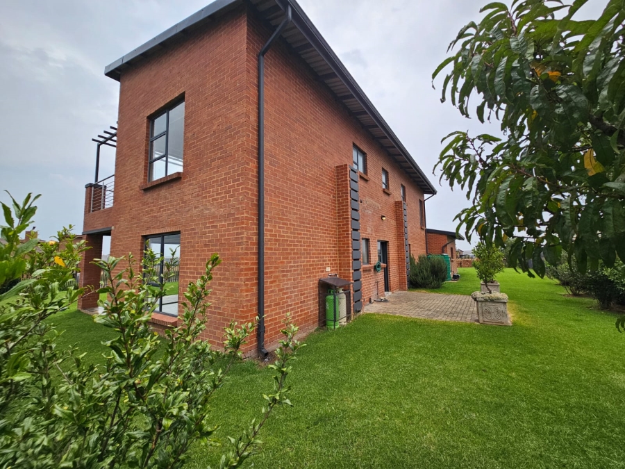 To Let 4 Bedroom Property for Rent in Summer Place Estate Gauteng