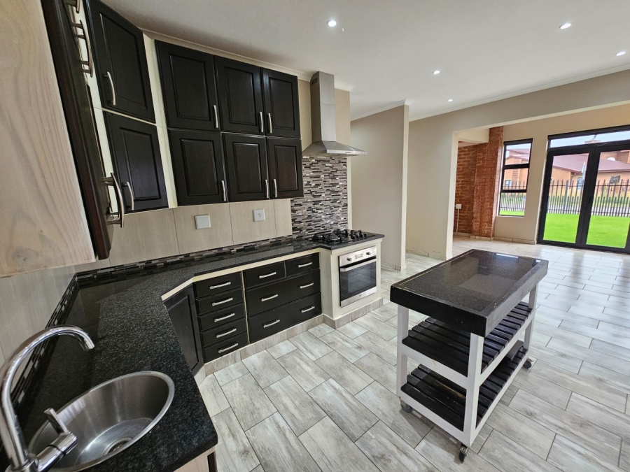 To Let 4 Bedroom Property for Rent in Summer Place Estate Gauteng