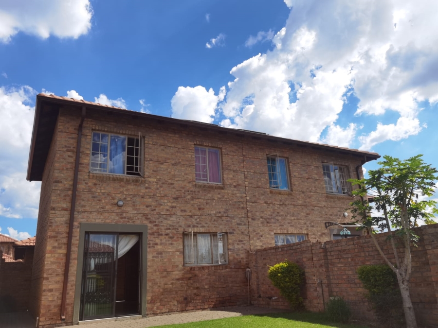 3 Bedroom Property for Sale in Annlin Gauteng