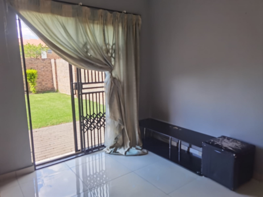 3 Bedroom Property for Sale in Annlin Gauteng