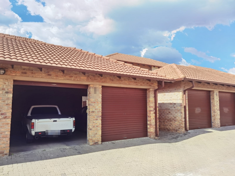 3 Bedroom Property for Sale in Annlin Gauteng