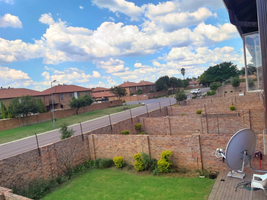 3 Bedroom Property for Sale in Annlin Gauteng