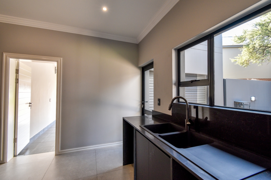 4 Bedroom Property for Sale in Waterlake Farm Lifestyle Estate Gauteng