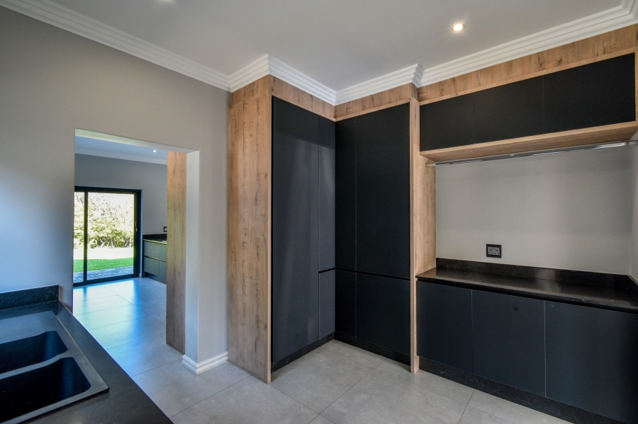 4 Bedroom Property for Sale in Waterlake Farm Lifestyle Estate Gauteng