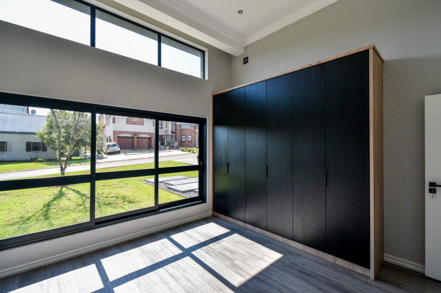 4 Bedroom Property for Sale in Waterlake Farm Lifestyle Estate Gauteng