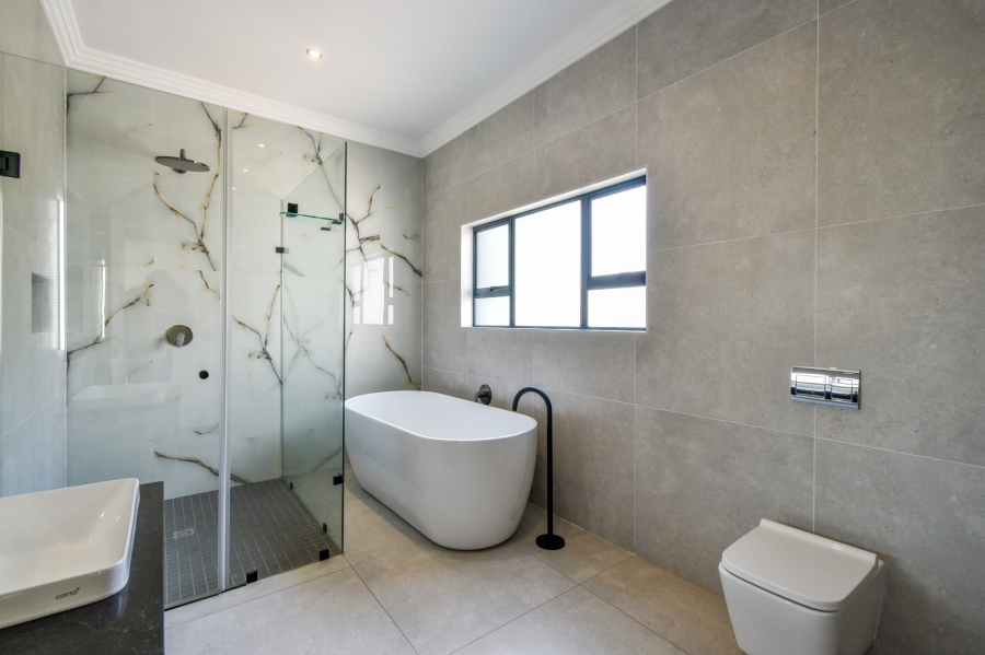 4 Bedroom Property for Sale in Waterlake Farm Lifestyle Estate Gauteng