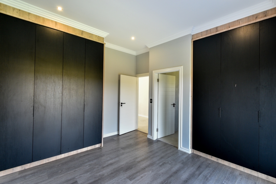 4 Bedroom Property for Sale in Waterlake Farm Lifestyle Estate Gauteng