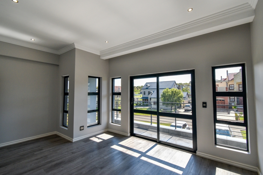 4 Bedroom Property for Sale in Waterlake Farm Lifestyle Estate Gauteng