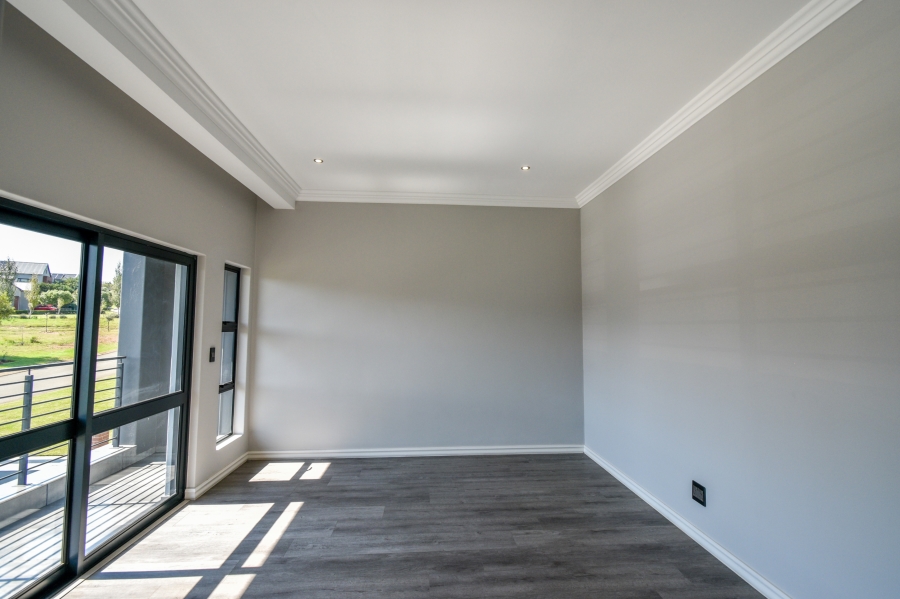 4 Bedroom Property for Sale in Waterlake Farm Lifestyle Estate Gauteng