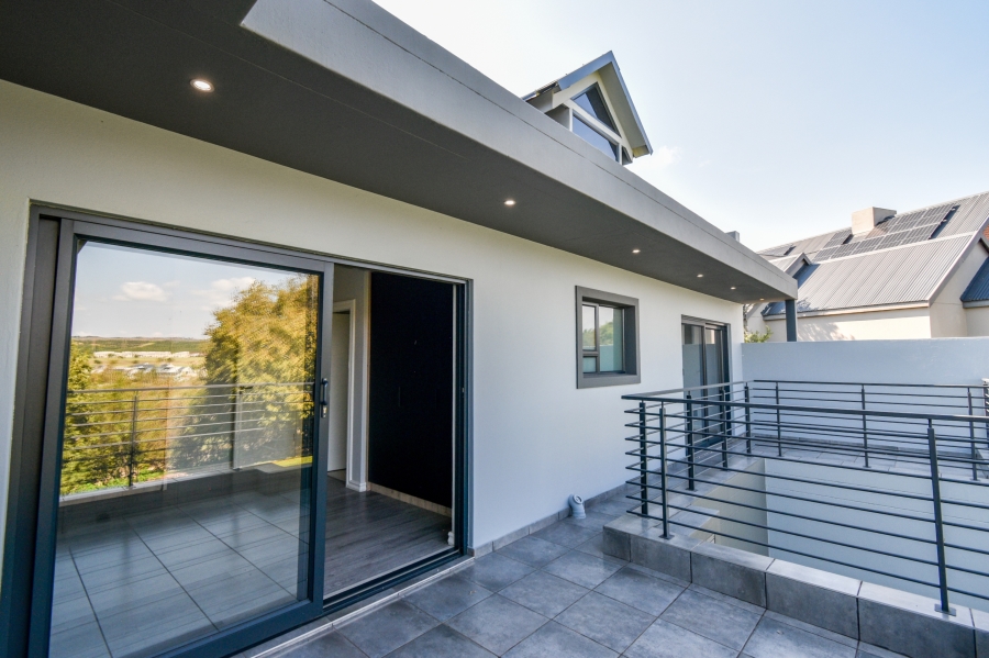 4 Bedroom Property for Sale in Waterlake Farm Lifestyle Estate Gauteng