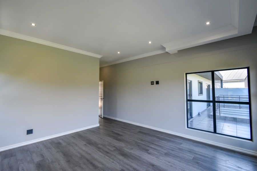 4 Bedroom Property for Sale in Waterlake Farm Lifestyle Estate Gauteng