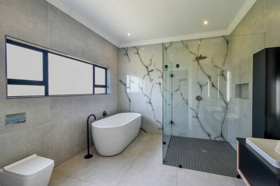 4 Bedroom Property for Sale in Waterlake Farm Lifestyle Estate Gauteng