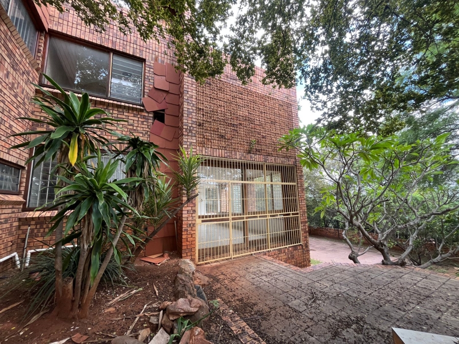 5 Bedroom Property for Sale in Silverton Gauteng