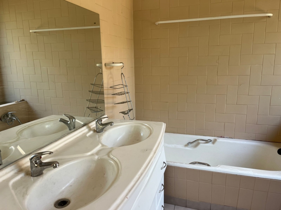 5 Bedroom Property for Sale in Silverton Gauteng